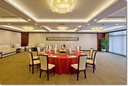 Imagen del bar/restaurante del Hotel Continental Grand. Foto 3