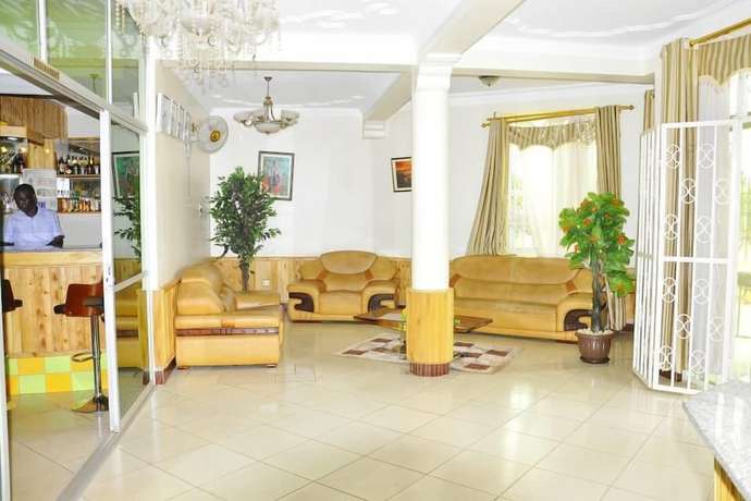Imagen de los interiores del Hotel Continental Iganga. Foto 18