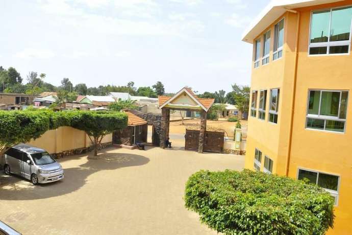 Imagen de los exteriores del Hotel Continental Iganga. Foto 16