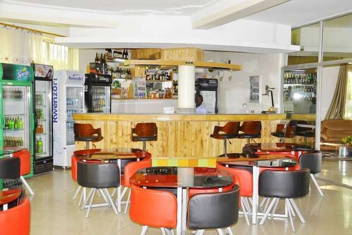 Imagen del bar/restaurante del Hotel Continental Iganga. Foto 8