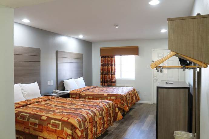 Imagen de la habitación del Hotel Continental Inn And Suites. Foto 8