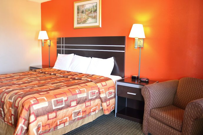 Imagen de la habitación del Hotel Continental Inn And Suites. Foto 9