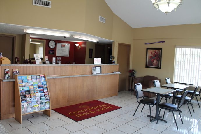 Imagen de los interiores del Hotel Continental Inn And Suites. Foto 20