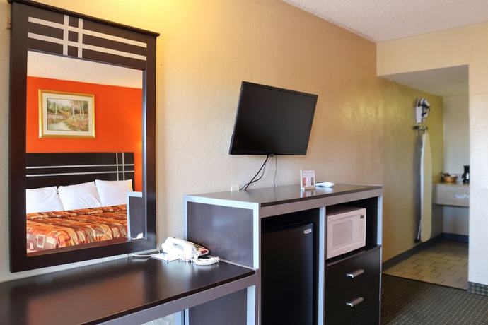 Imagen de la habitación del Hotel Continental Inn And Suites. Foto 13