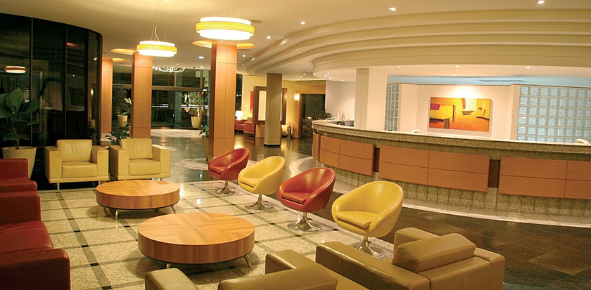 Imagen de los interiores del Hotel Continental Inn. Foto 13