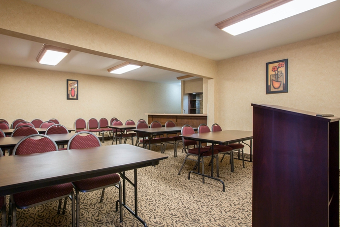 Imagen de los interiores del Hotel Continental Inn San Diego Escondido. Foto 11