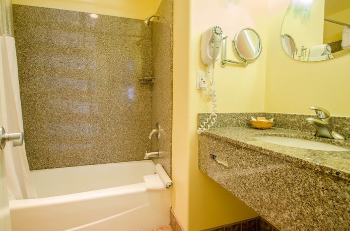 Imagen de la habitación del Hotel Continental Inn, Santa Cruz. Foto 2