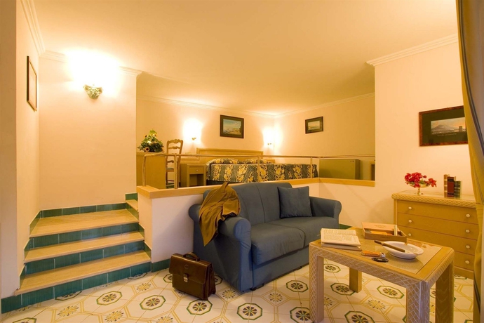 Imagen de los interiores del Hotel Continental Ischia. Foto 11