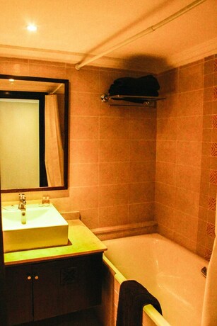 Imagen de la habitación del Hotel Continental, Kairouan. Foto 25