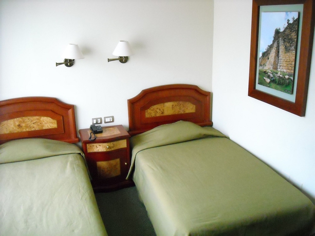 Imagen de la habitación del Hotel Continental, LIMA. Foto 5