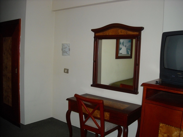 Imagen de la habitación del Hotel Continental, LIMA. Foto 8