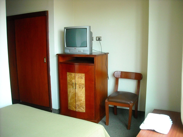 Imagen de la habitación del Hotel Continental, LIMA. Foto 10