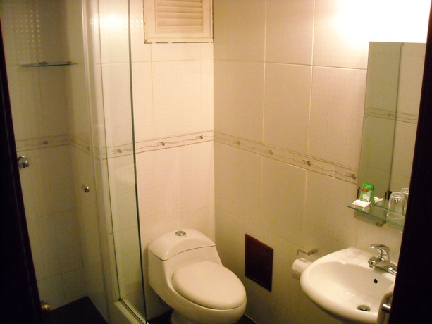 Imagen de la habitación del Hotel Continental, LIMA. Foto 15