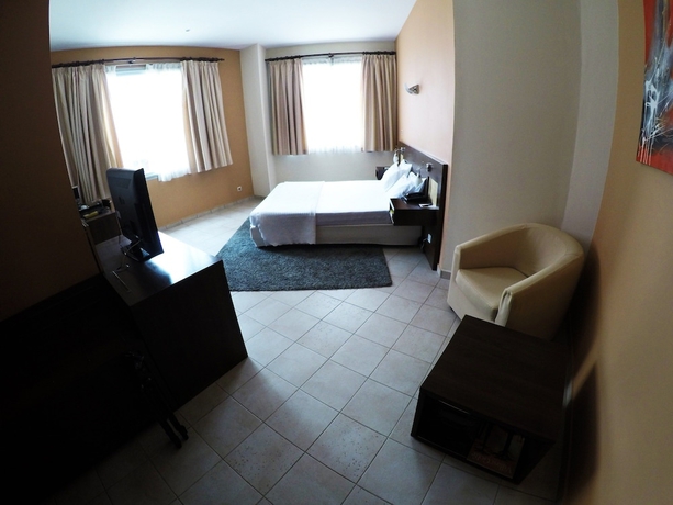 Imagen de la habitación del Hotel Continental, Luanda. Foto 9
