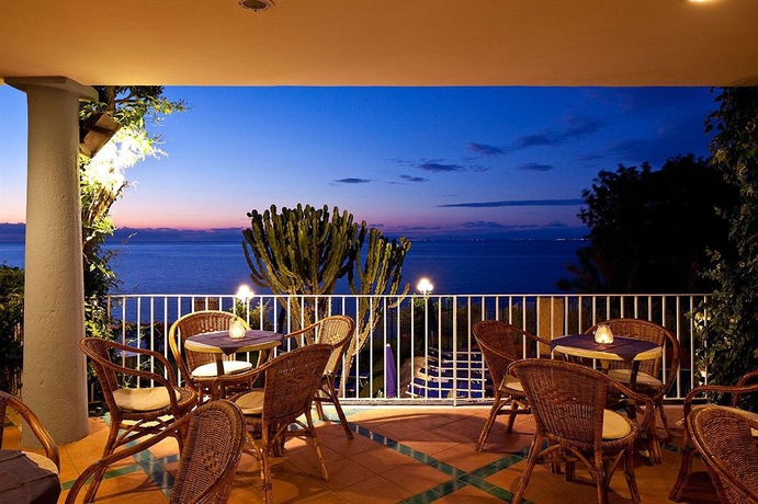 Imagen de los exteriores del Hotel Continental Mare. Foto 7