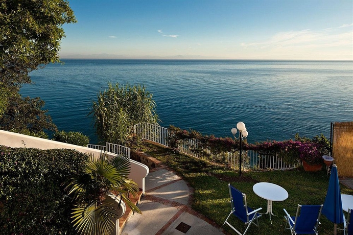 Imagen de los exteriores del Hotel Continental Mare. Foto 8