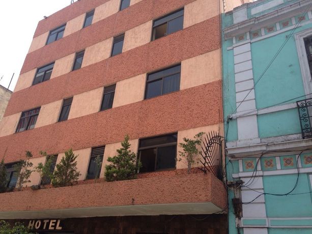 Imagen de los exteriores del Hotel Continental Mexicano. Foto 8