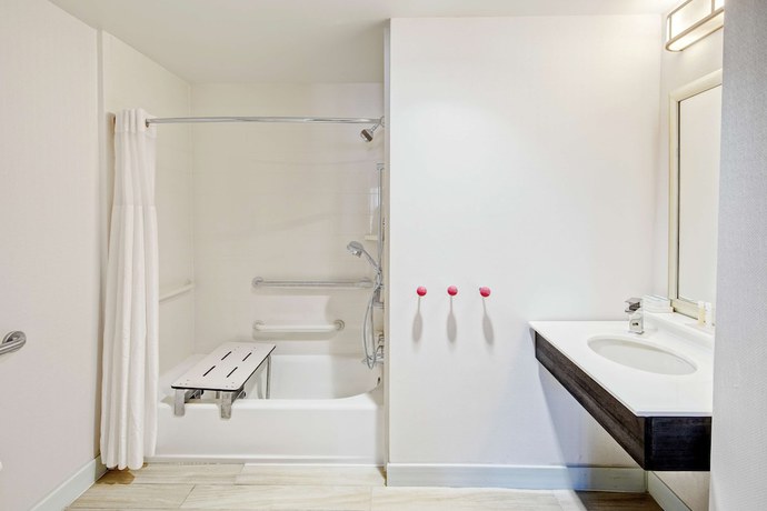 Imagen de la habitación del Hotel Continental Miami Beach Tapestry Collection By Hilton. Foto 13