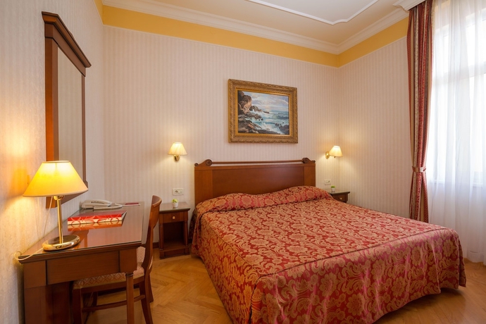 Imagen de la habitación del Hotel Continental, Opatija. Foto 7