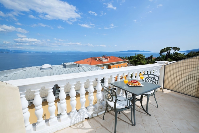 Imagen de la habitación del Hotel Continental, Opatija. Foto 13