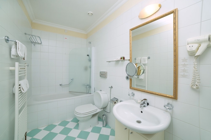Imagen de la habitación del Hotel Continental, Opatija. Foto 16
