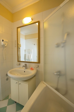 Imagen de la habitación del Hotel Continental, Opatija. Foto 17