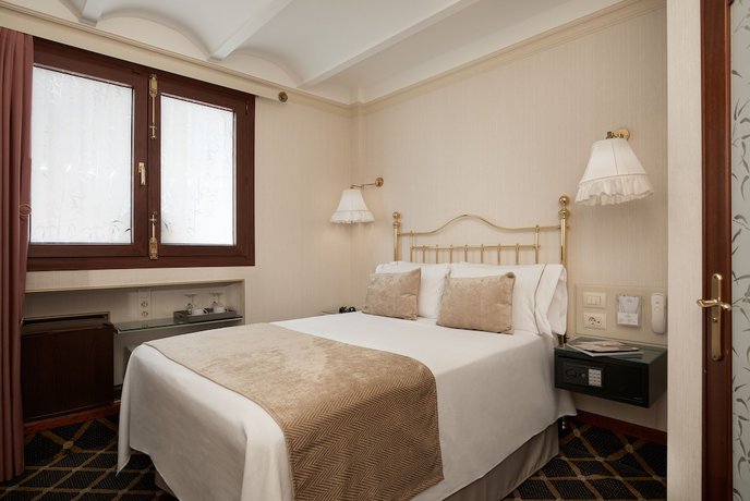 Imagen de la habitación del Hotel Continental Palacete. Foto 7