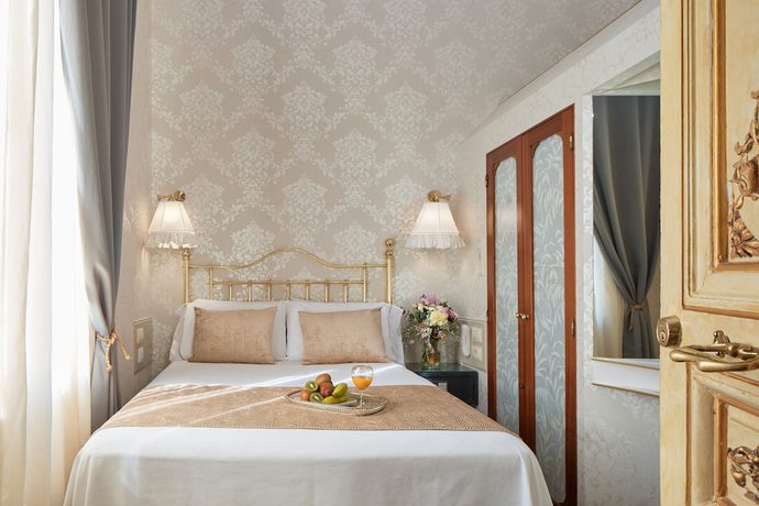 Imagen de la habitación del Hotel Continental Palacete. Foto 12