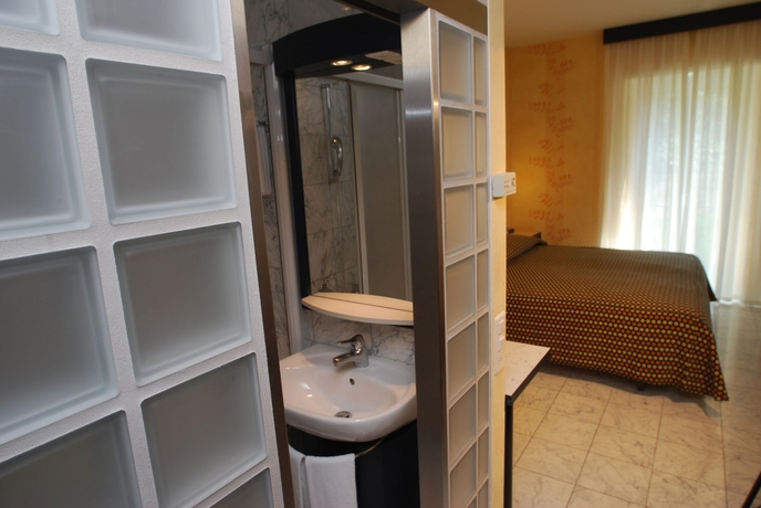 Imagen de la habitación del Hotel Continental Parkhotel. Foto 5