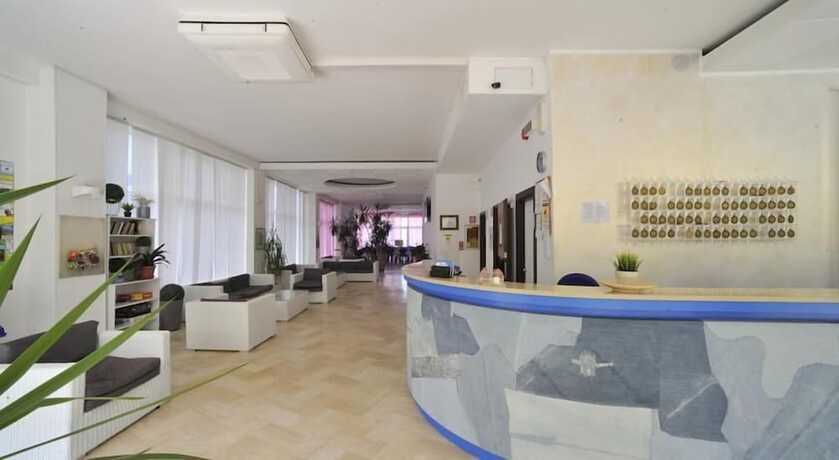 Imagen de los interiores del Hotel Continental, Pesaro. Foto 14