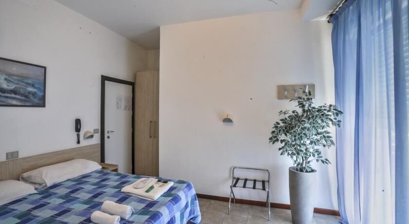 Imagen de la habitación del Hotel Continental, Pesaro. Foto 8