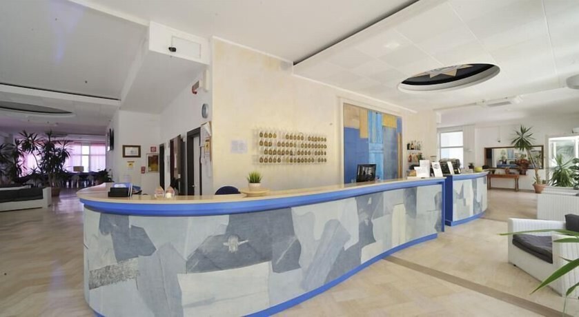 Imagen de los interiores del Hotel Continental, Pesaro. Foto 16