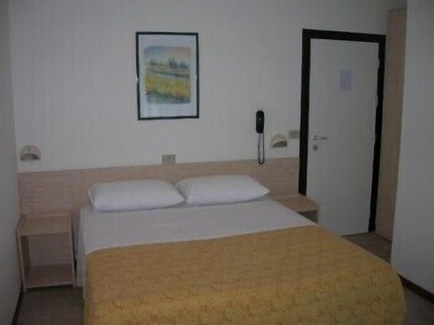 Imagen de la habitación del Hotel Continental, Pesaro. Foto 11