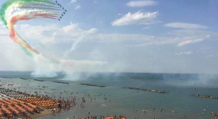 Imagen de los exteriores del Hotel Continental, Pesaro. Foto 13