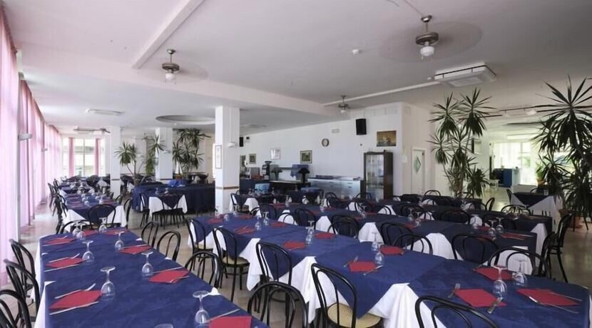 Imagen del bar/restaurante del Hotel Continental, Pesaro. Foto 7