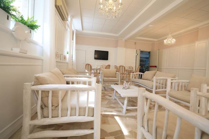 Imagen de los interiores del Hotel Continental, Pietra Ligure. Foto 18