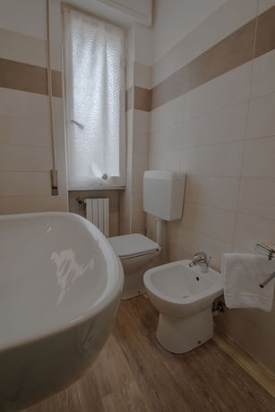 Imagen de la habitación del Hotel Continental, Pietra Ligure. Foto 11