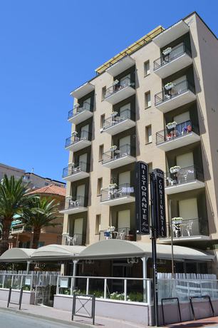 Imagen general del Hotel Continental, Pietra Ligure. Foto 1