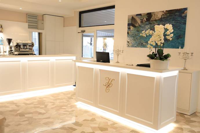 Imagen de los interiores del Hotel Continental, Pietra Ligure. Foto 19