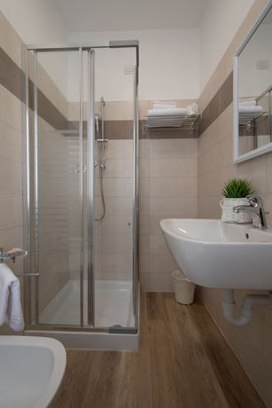 Imagen de la habitación del Hotel Continental, Pietra Ligure. Foto 12