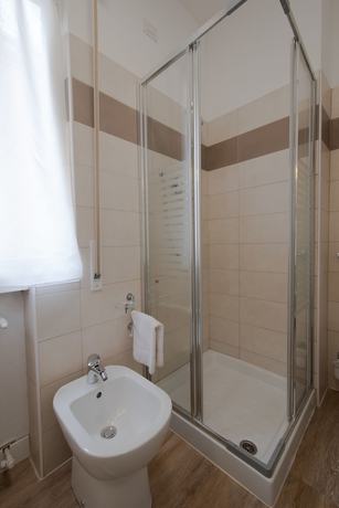 Imagen de la habitación del Hotel Continental, Pietra Ligure. Foto 14