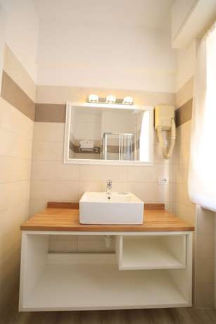 Imagen de la habitación del Hotel Continental, Pietra Ligure. Foto 15