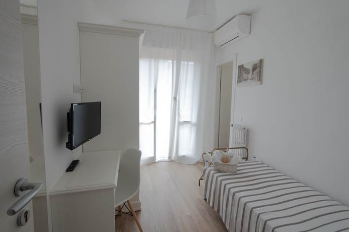 Imagen de la habitación del Hotel Continental, Pietra Ligure. Foto 16