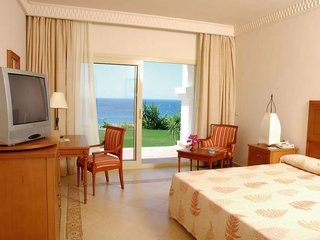 Imagen de la habitación del Hotel Continental Plaza Beach. Foto 2