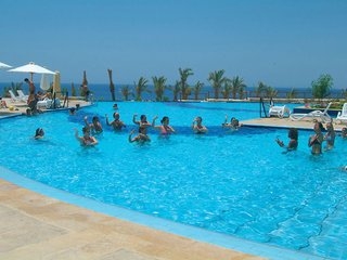 Imagen de la piscina del Hotel Continental Plaza Beach. Foto 6