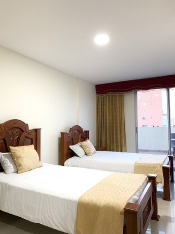 Imagen de la habitación del Hotel Continental Plaza. Foto 9