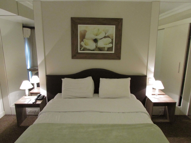 Imagen de la habitación del Hotel Continental Porto Alegre E Centro De Eventos. Foto 5