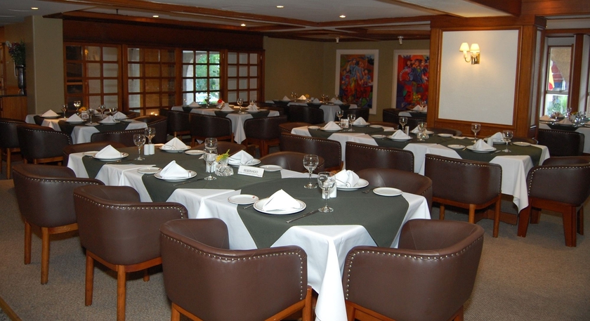 Imagen del bar/restaurante del Hotel Continental Porto Alegre E Centro De Eventos. Foto 3