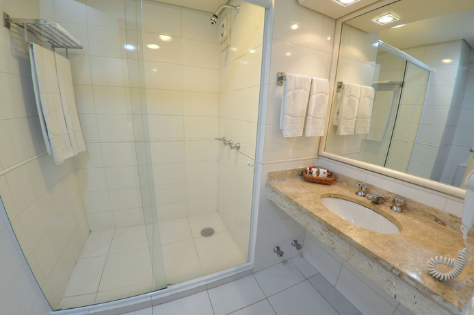 Imagen de la habitación del Hotel Continental Porto Alegre E Centro De Eventos. Foto 7