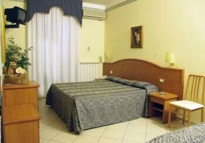 Imagen general del Hotel Continental, Pozzallo. Foto 10